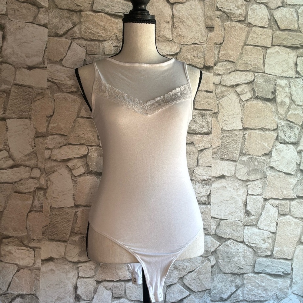 Forever 21 White Lace Trim Bodysuit